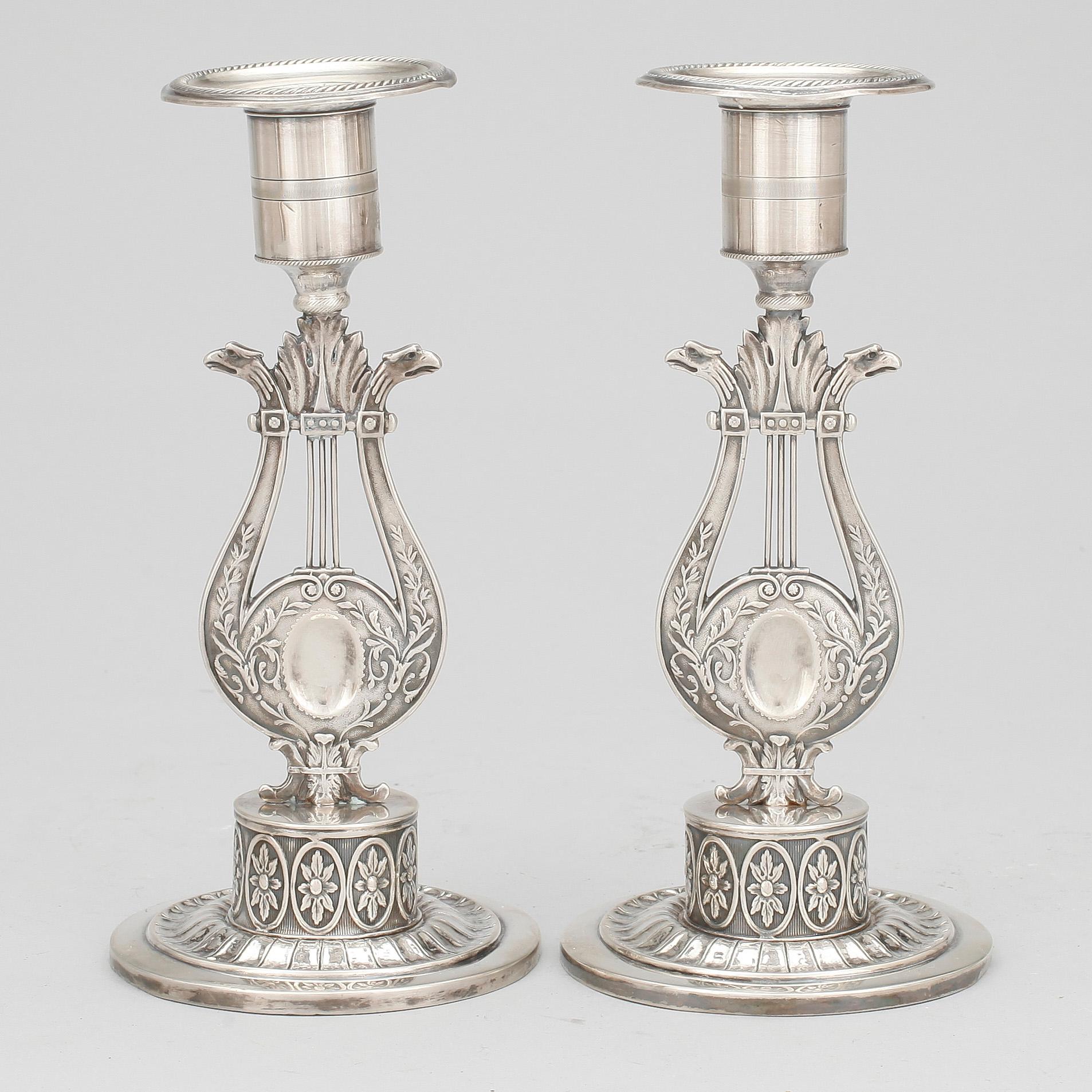 LJUSSTAKAR, ett par, silver, empire, Johan Petter Grönvall, 1823.