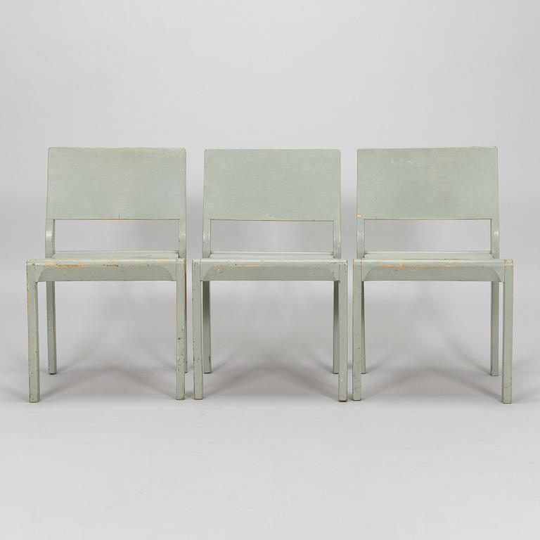 Alvar Aalto, A set of three 'model 611' chairs for O.Y. Huonekalu- ja Rakennustyötehdas A.B. 1940s.