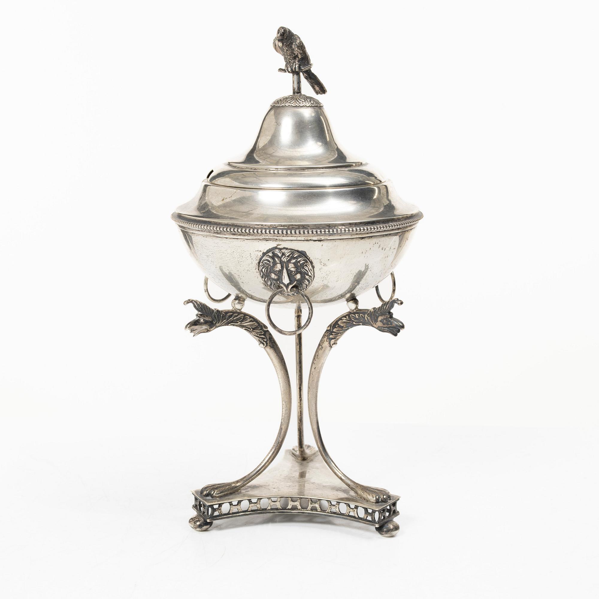 A silver sugar bowl, Dufva A G, Stockholm 1920.