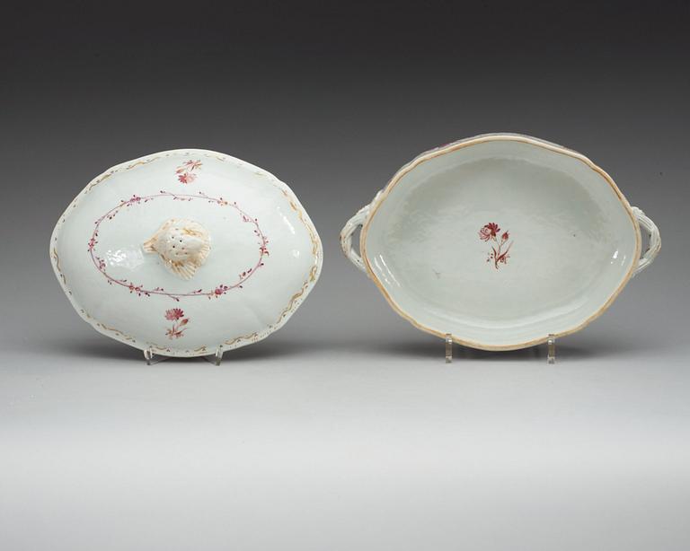 A famille rose tureen with cover, Qing dynasty, Qianlong (1736-95).