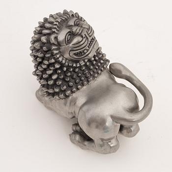 Anna Petrus, skulptur, lejon, tenn, Firma Svenskt Tenn, Stockholm 1993.