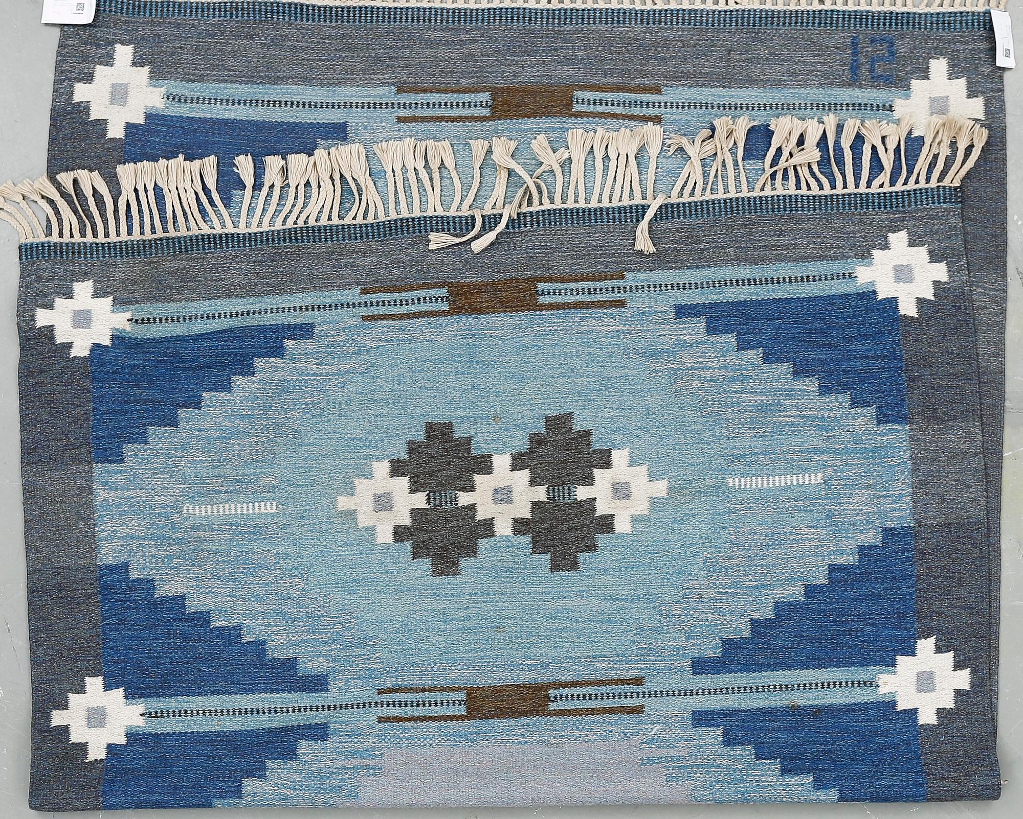 MATTA, rölakan, Ingegerd Silow, signerad IS. Ca 242x165 cm.