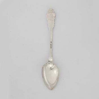 SKEDAR, 8st, förgyllt silver. C. Cedergren, Stockholm, 1860. Vikt ca 419g.