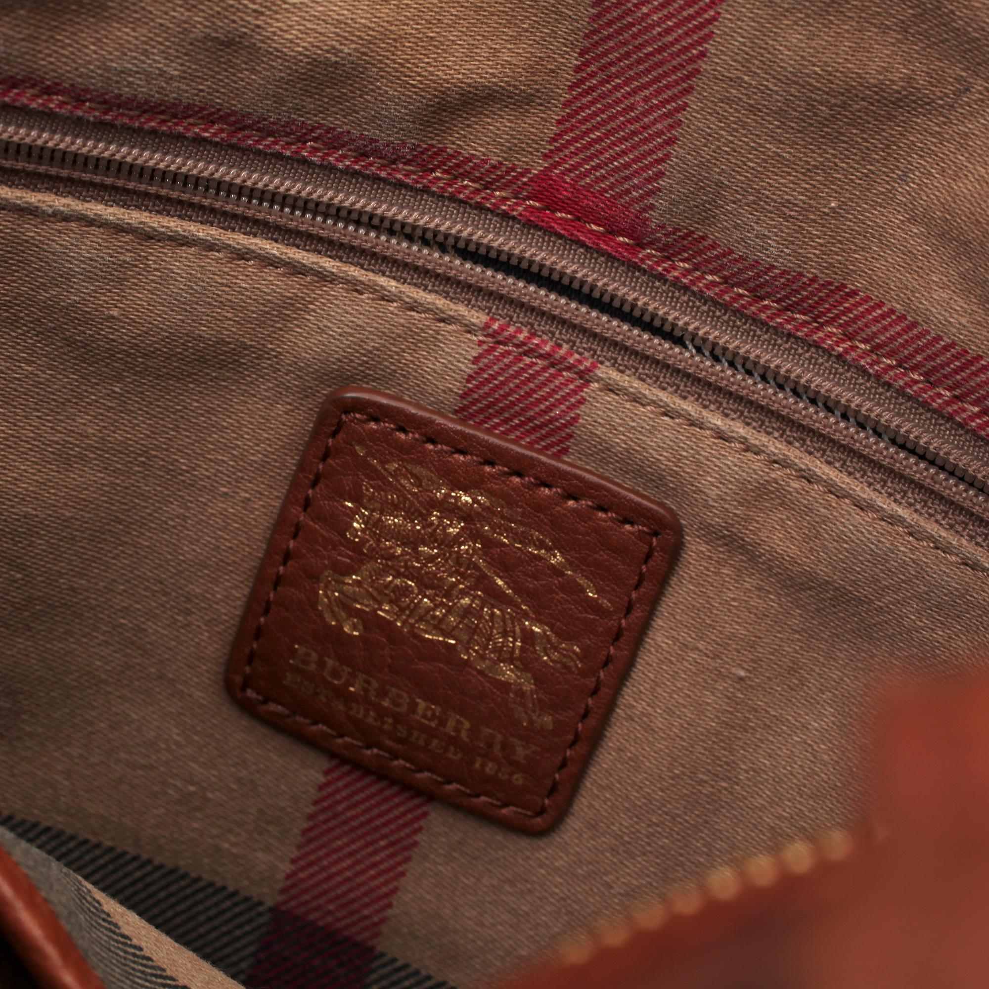 VÄSKA, Burberry, London, 2000-tal.