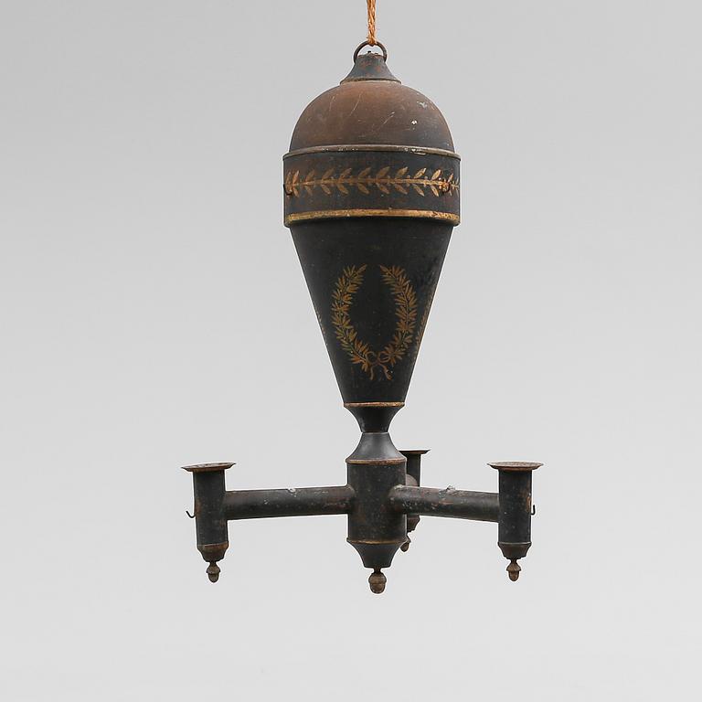 TAKLAMPA, plåt, empire, 1800-talets början. Höjd ca 42 cm.