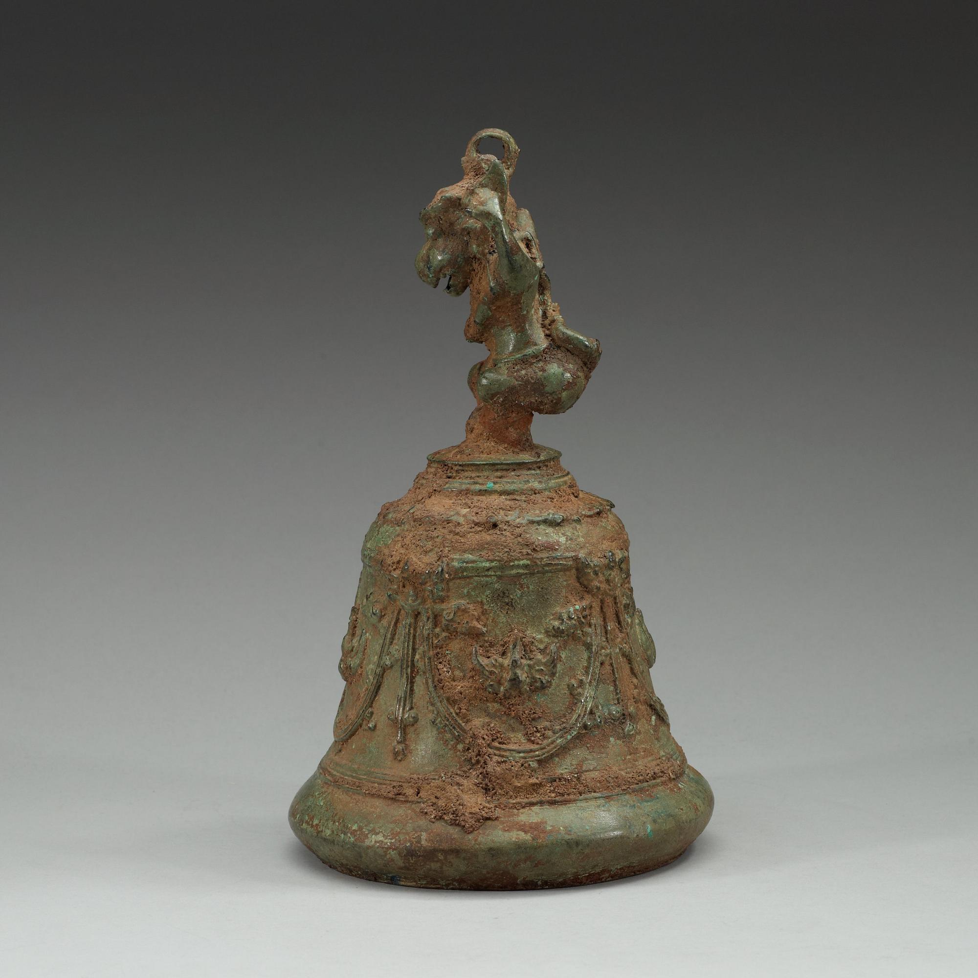 TEMPELKLOCKA, brons. Östra Java, Majapahit Kingdom, troligen 1200-tal.