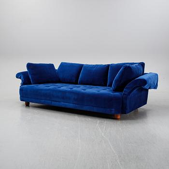 Josef Frank, a 'Liljevalchs' sofa, Svenskt Tenn, Sweden, recent production.