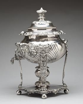 TEKÖK PÅ RECHAUD, silver. John Watson. Sheffield, England 1815. Vikt ca 4762g.