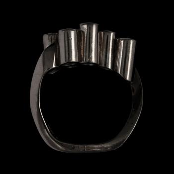 RING, 18k vitguld med 6 rubiner. Vikt 14 g.