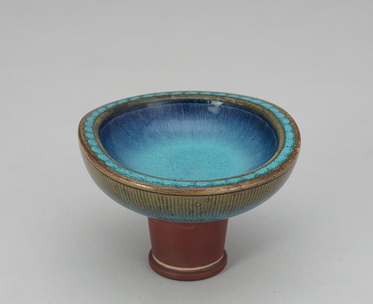 A Wilhelm Kåge 'Farsta' stoneware footed bowl, Gustavsberg studio.