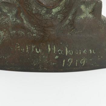 Arttu Halonen, bronsskulptur, signerad och daterad 1919.