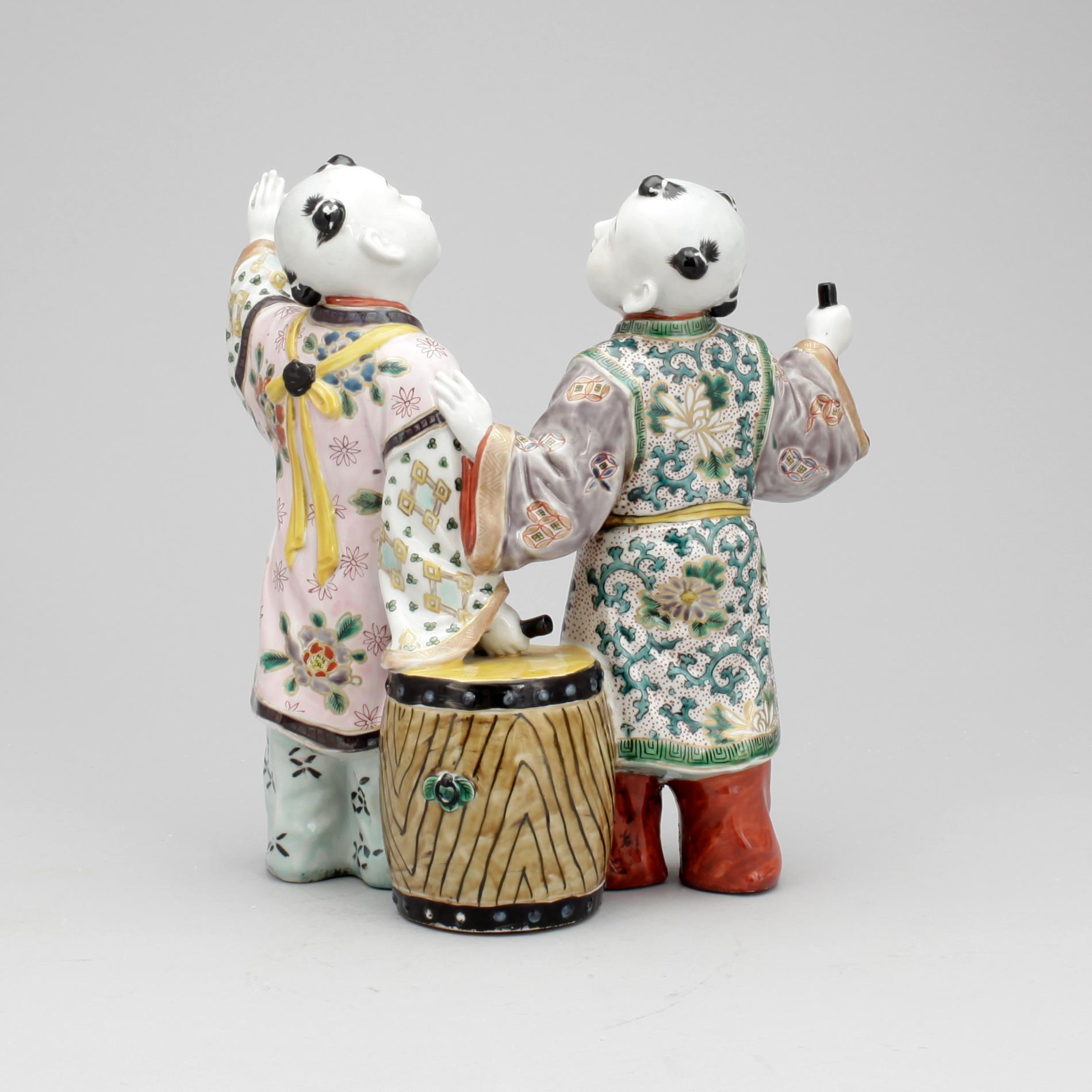 FIGURIN, porslin, Kina, 1900-tal.