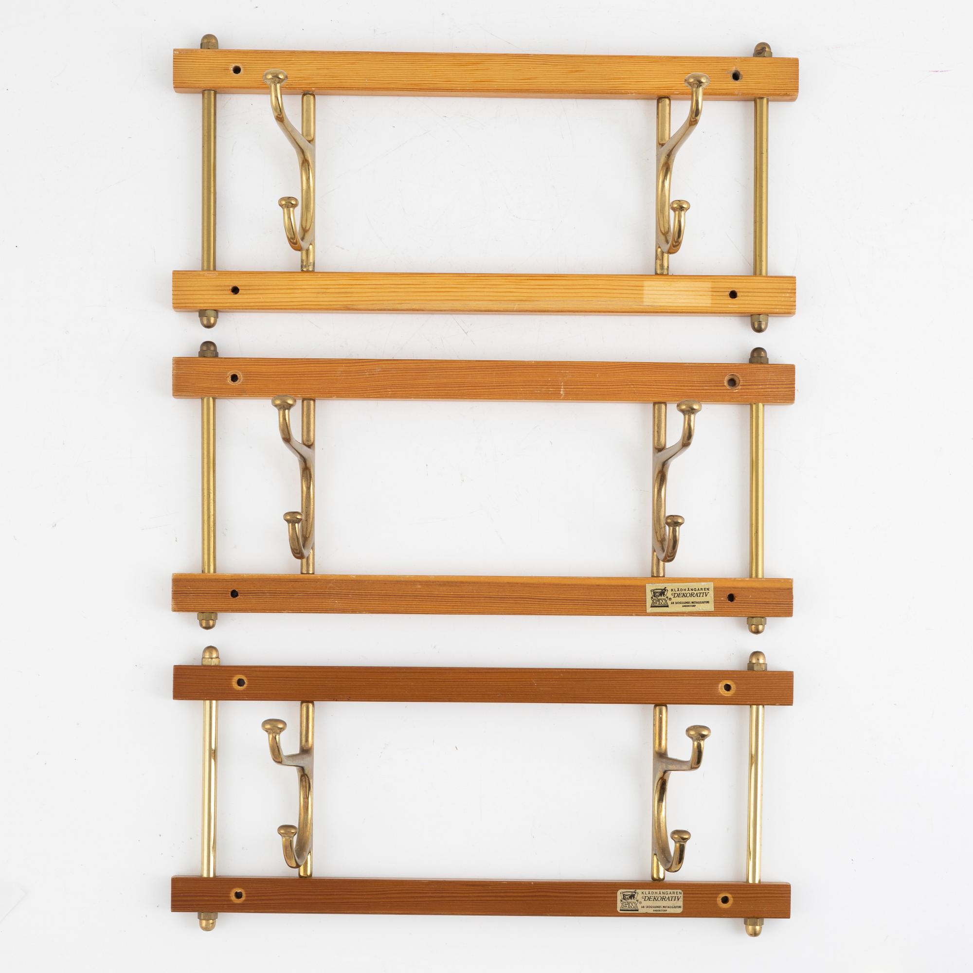 Klädhängare, 3 st "Dekorativ", Skoglunds metallgjuteri, Anderstorp, 1900-talets mitt.