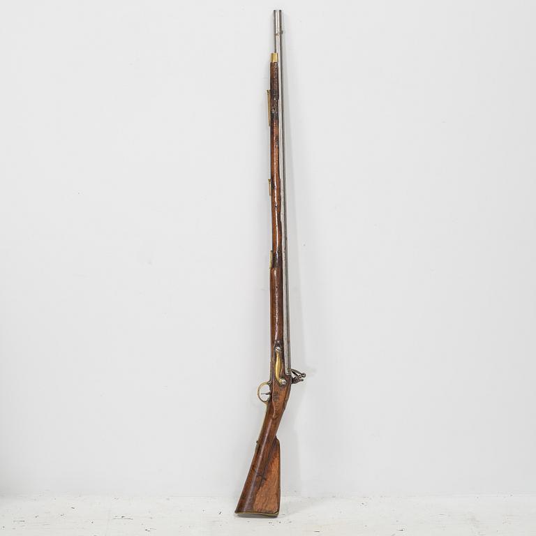 A flintlock rifle from Tower, first half of the 19th century.