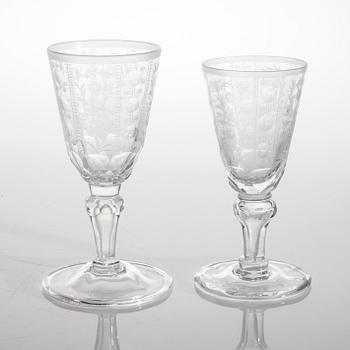 100 glasses, 20th century.