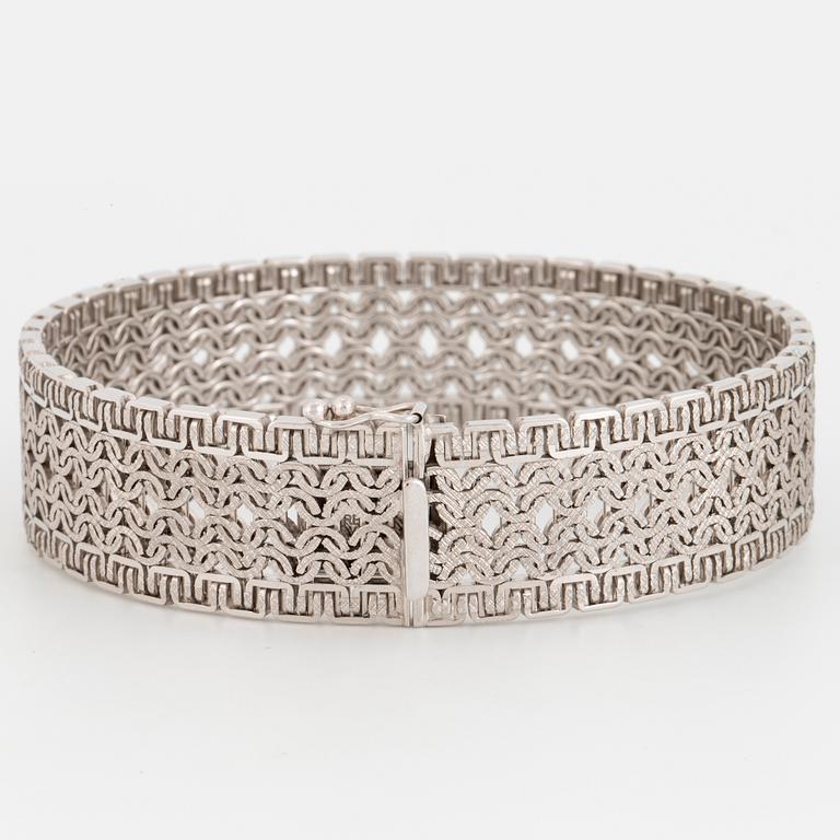 18K white gold bracelet, Uno A Erre, Italy.