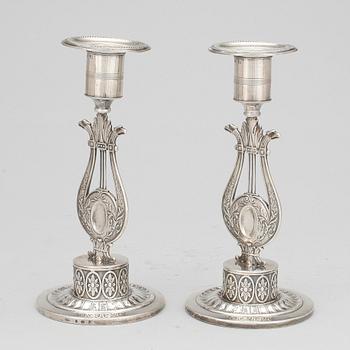 LJUSSTAKAR, ett par, silver, empire, Johan Petter Grönvall, 1823.