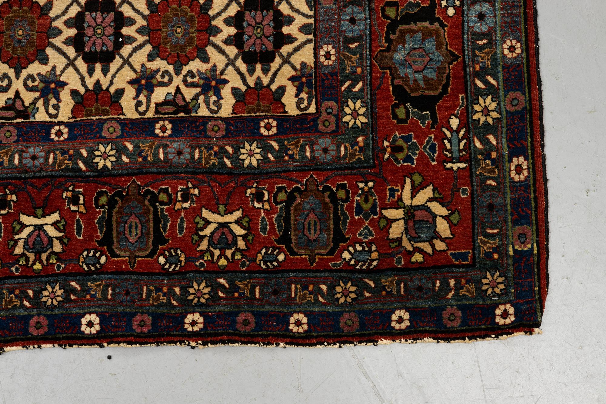A carpet, semi-antique Veramin, ca 300 x 204 cm.