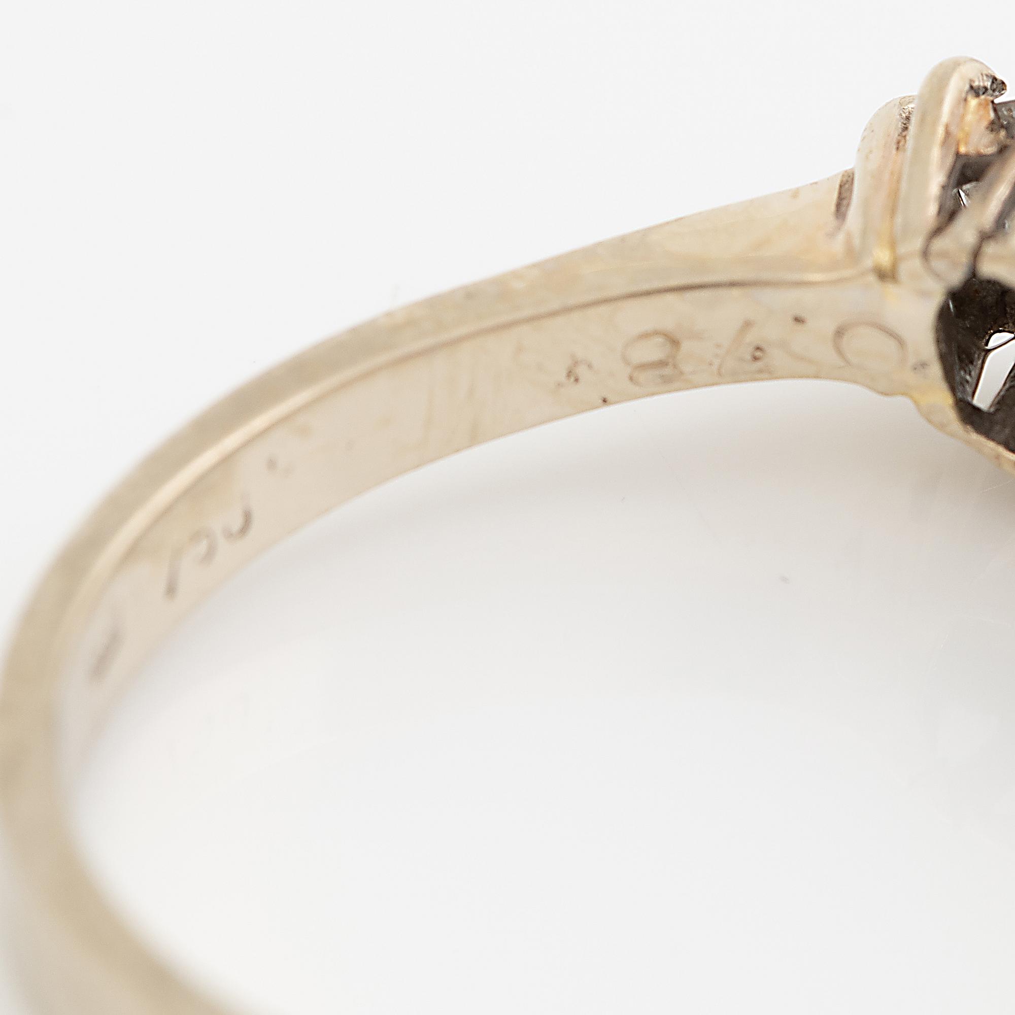 Ring 18K white gold set with brilliant-cut diamonds.