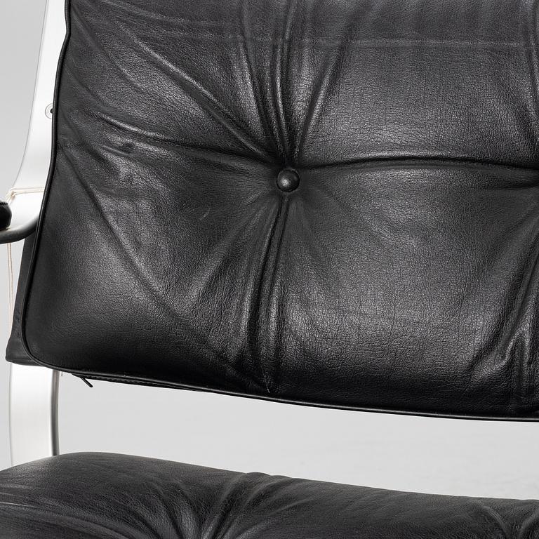 Karl Erik Ekselius, a pair of "Mondo" armchairs, JOC Möbel, late 20th century.