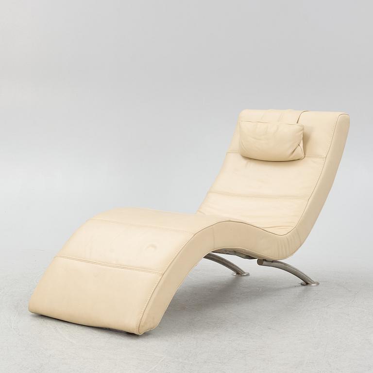 A reclininger, Neiser, contemporary.