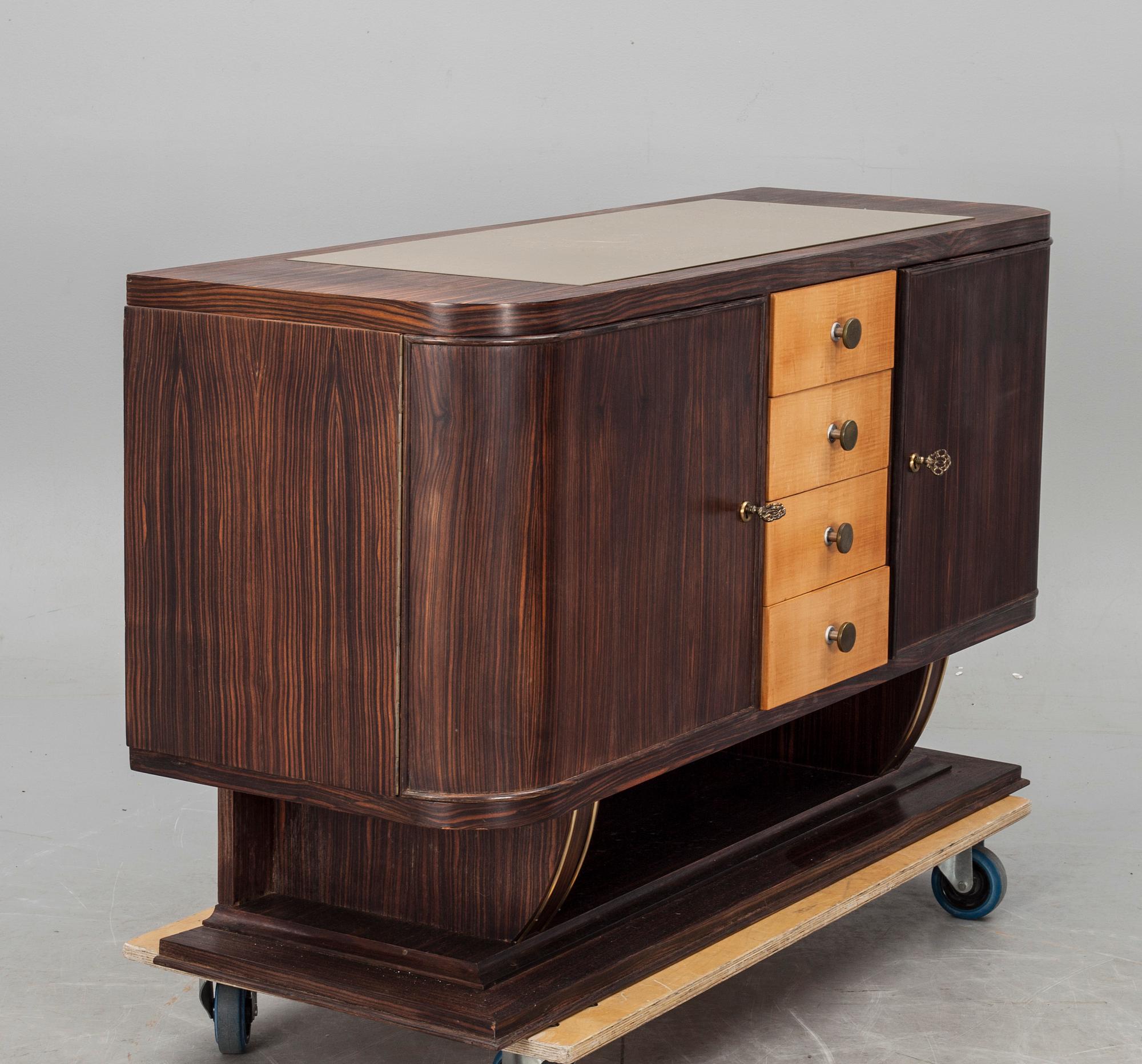 SIDEBOARD, Art decostil, 1900-talets mitt.