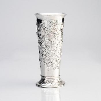A British silver beaker, mark of Thomas Whipham, London 1781.