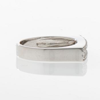 RING, 18K vitguld, diamanter totalt 0,56 ct. Vikt 6,5 g.