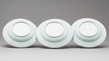 TALLRIKAR, djupa, 3 st, Kina Qianlong (1736-1795), porslin.