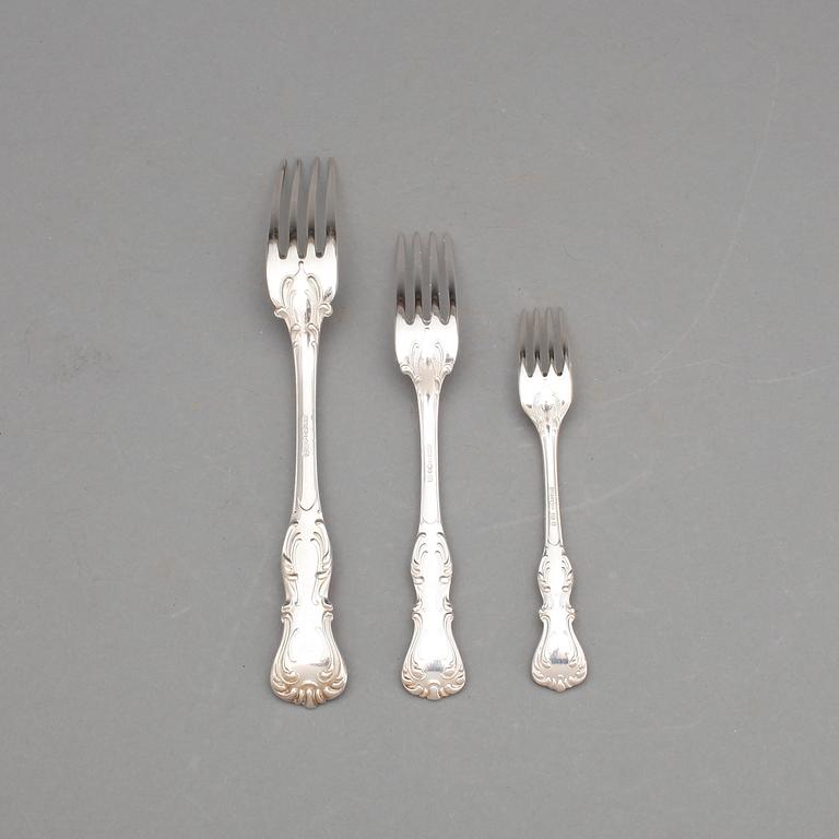 BESTICKSERVIS, 109 delar, silver modell Prins Albert CG Hallberg, Stockholm 1900-tal. Totalvikt ca 6200gr.