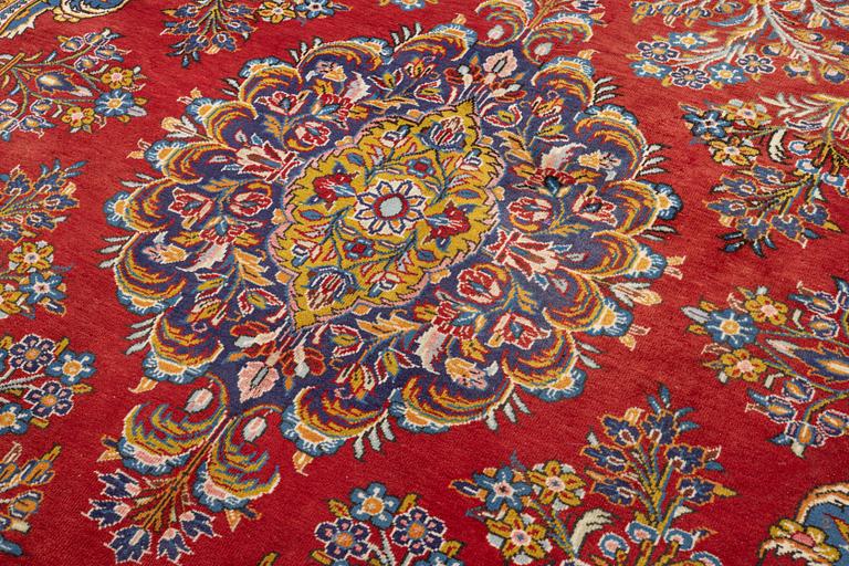 A rug, oriental, 326 x 248 cm.