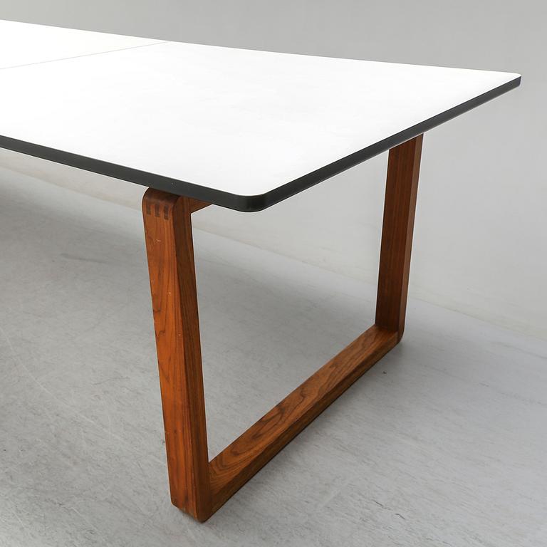 GLISMAND & RÜDIGER, matbord, "DT 20" från Bolia.
