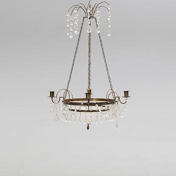TAKAMPEL, sengustaviansk, 1800-talets första hälft. Höjd ca 65 cm.