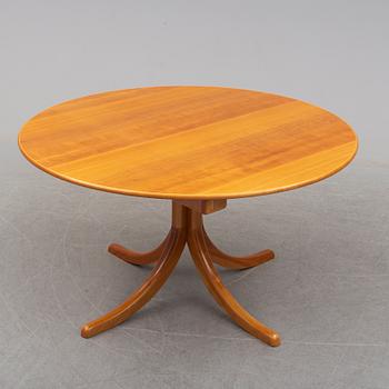 A '771' dining table by Josef Frank, Firma Svenskt Tenn.