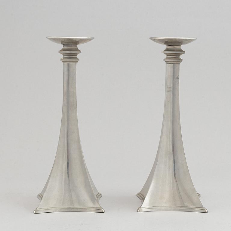 Just Andersen, ljusstakar, ett par, tenn, Danmark, 1920-30-tal.