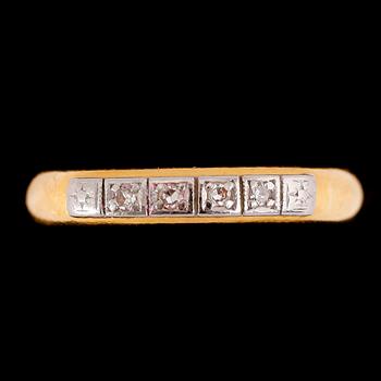 RINGAR, 2 st, 23 k guld, 1940-tal. Vikt ca 9 gram.