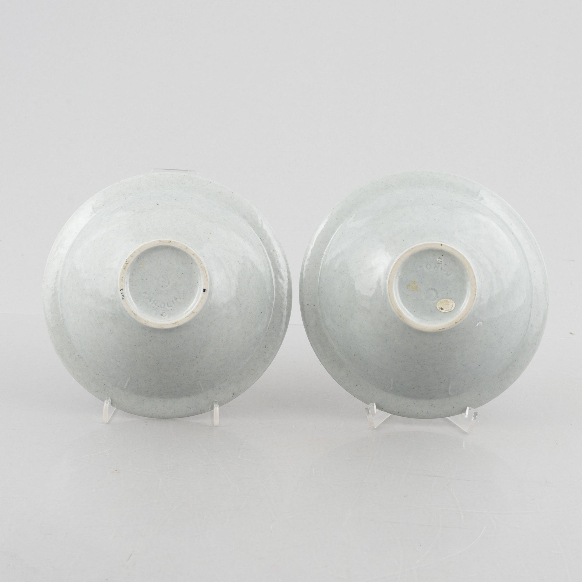 Lisa Larson, vaser, 2 st och skålar, ett par samt terrin med lock och skål med lock, stengods, Gustavsberg.