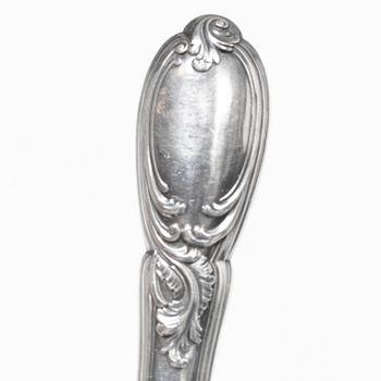 Twelve French silver knives, Hènin & Cie, Paris, circa 1900.