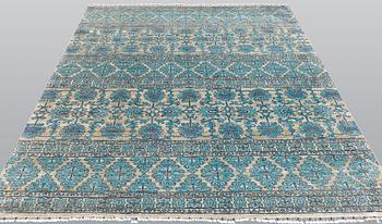 A Ziegler design rug, approx. 285 x 207 cm.