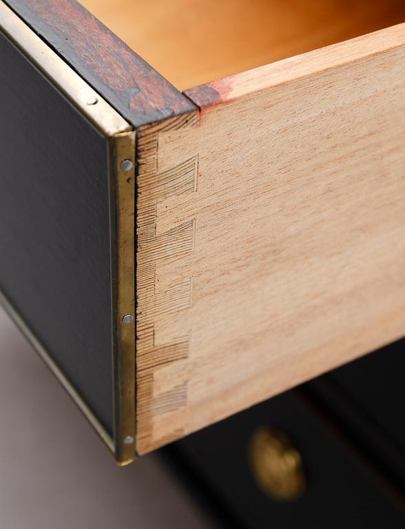 BYRÅ, gustaviansk stil, 1900-talets andra hälft.