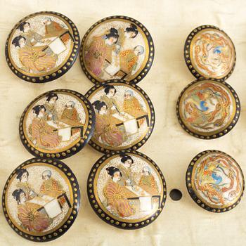 18 circa 1900 Japanese buttons.