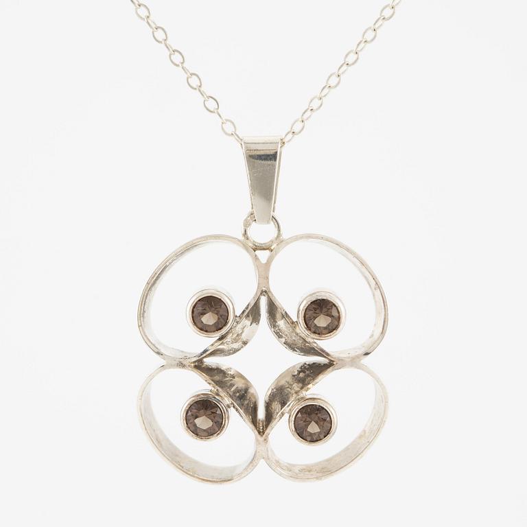 Collier, silver med rökkvarts, Kultasepät Salovaara, Finland.