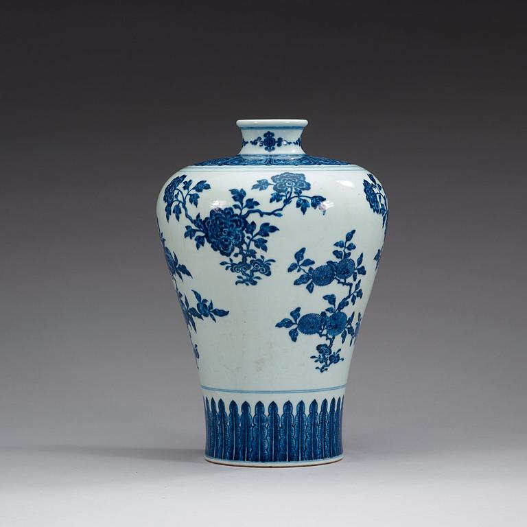 A well painted Ming style blue and white Meiping vase, Qing dynasty, with Qianlong seal mark (1736-95).