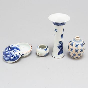 A blue and white vase, jar with cover, jar, and bird feeder, Qing dynasty, 18th century and later.