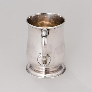MUGG i sterling silver, stämplad JC, möjligen John Carman, London 1729.