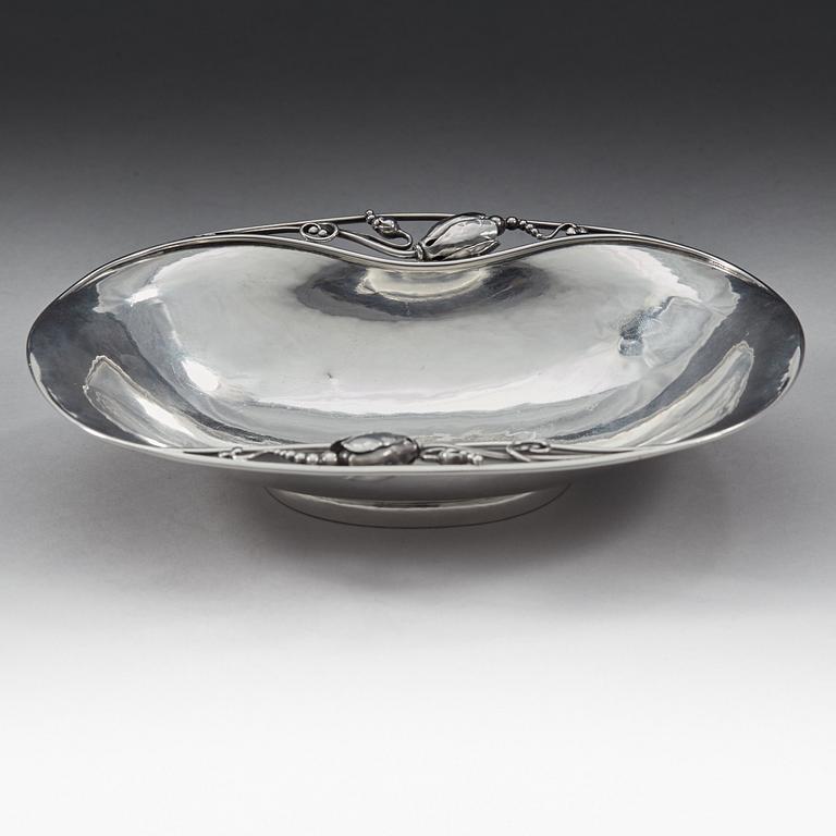Georg Jensen, skålfat,  "Magnolia/Blossom", Köpenhamn, 1918,