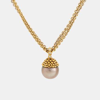 An 18K gold and cultured pearl necklace set with round brilliant-cut diamonds.