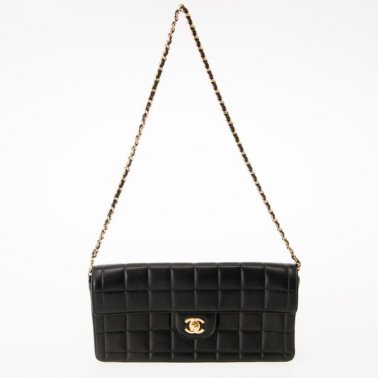 Chanel bag "Chocolate Bar East West Bag".