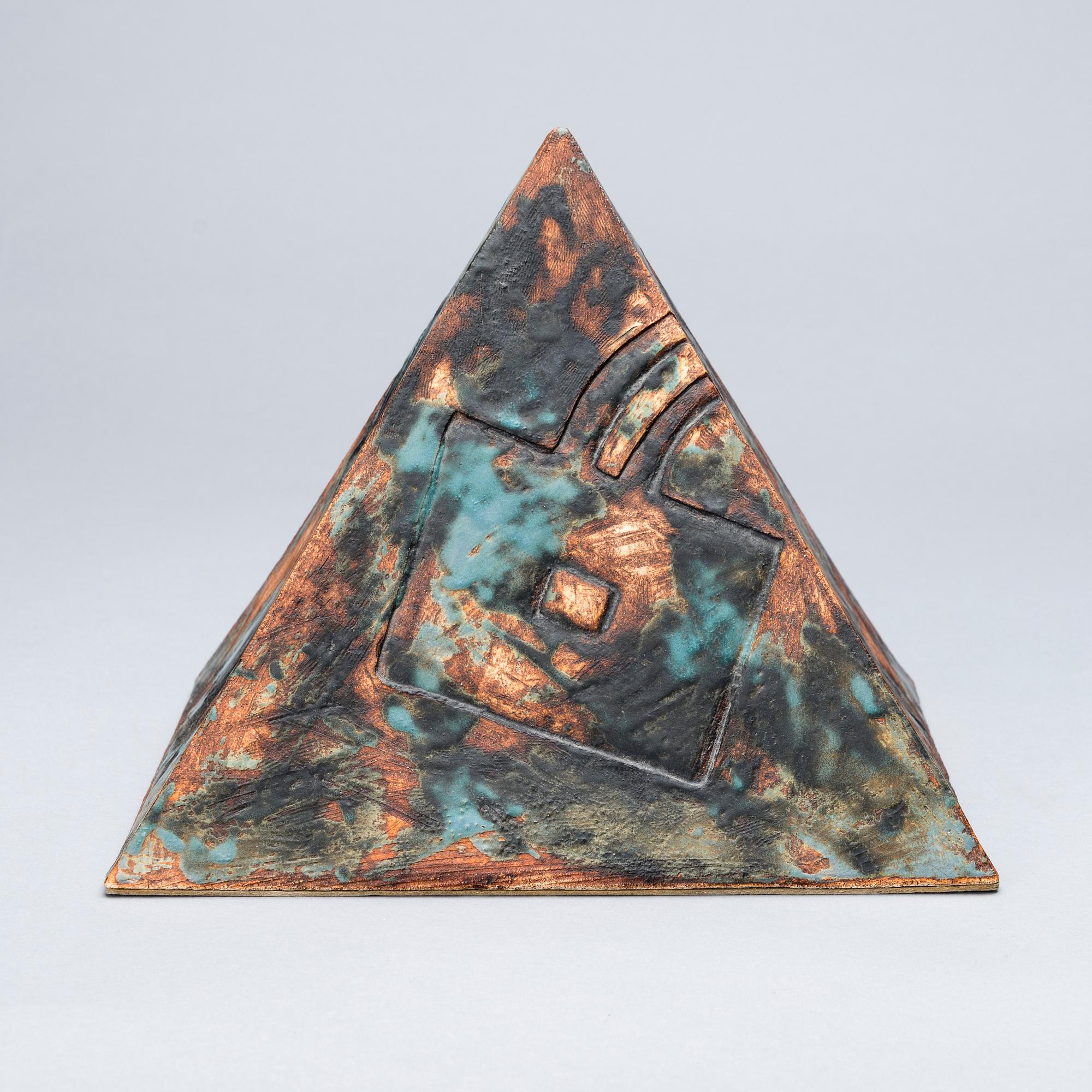 HOWARD SMITH, CERAMIC SCULPTURE. Signed. 1980s.