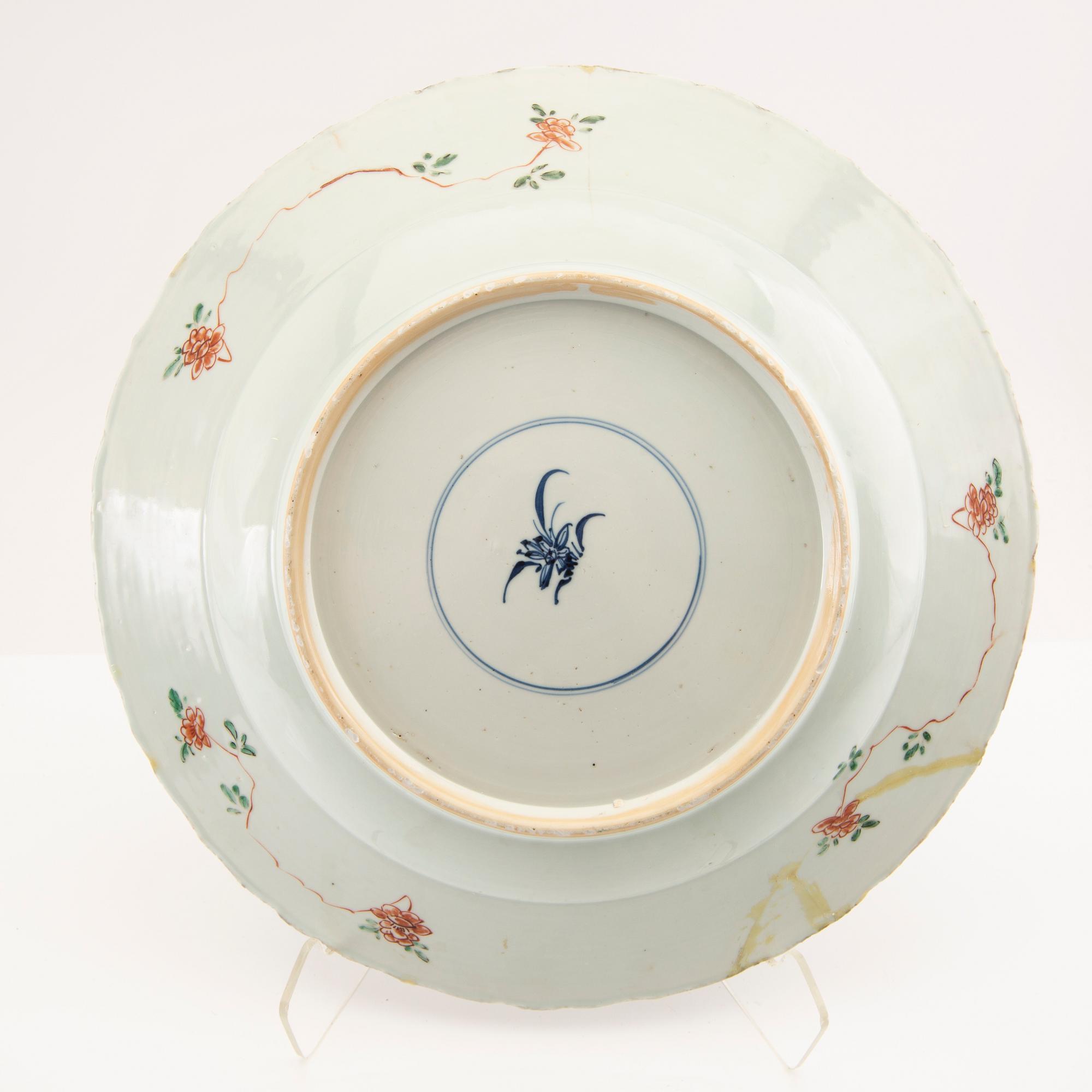 A Chinese famille verte dish, Qing dynasty, Kangxi (1662-1722).